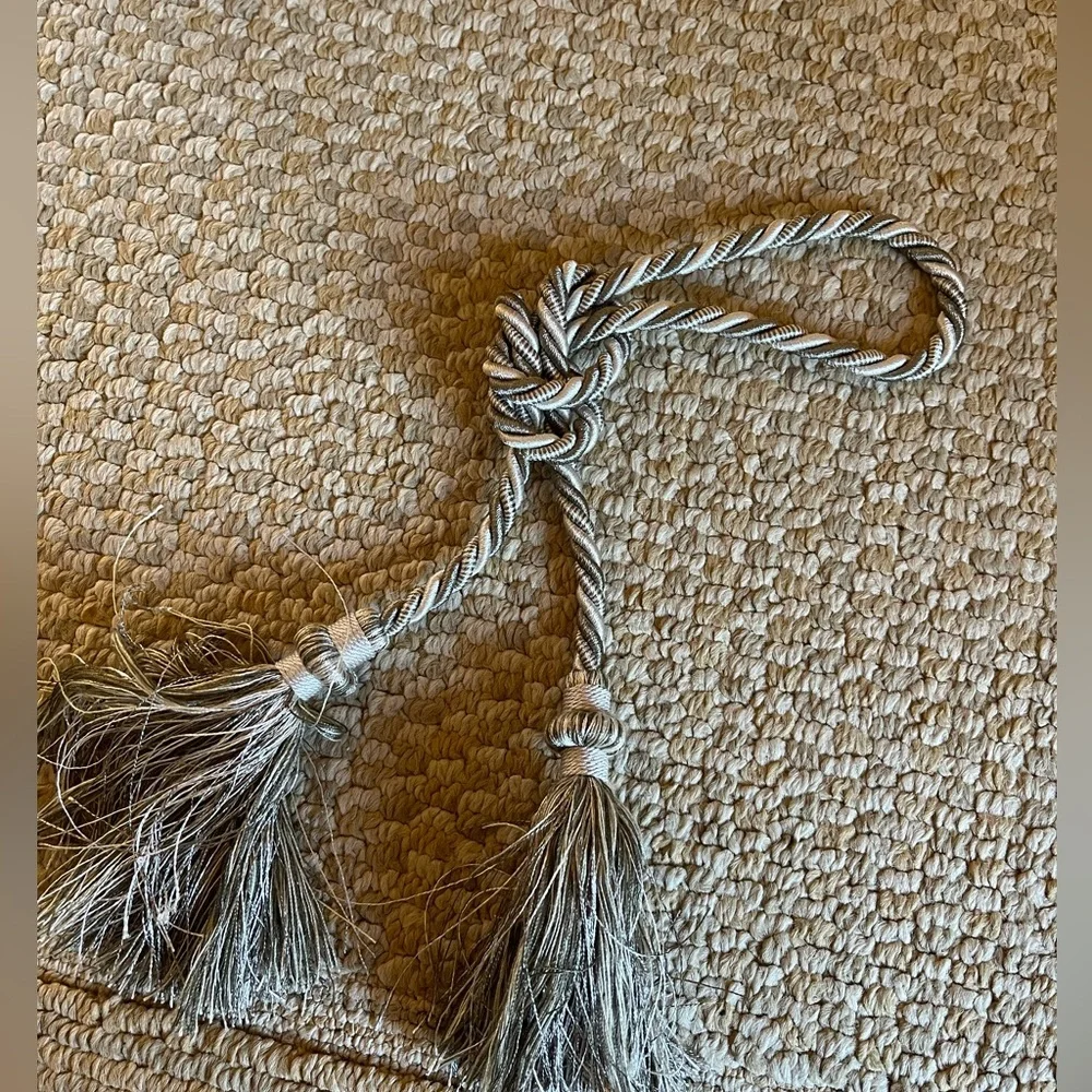 Window Curtain Drapery Rope Tieback Silver Design Large Tassel